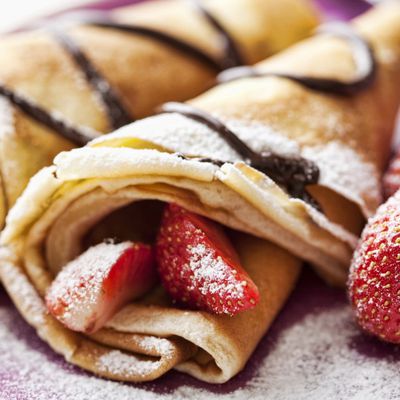 Bon appétit - Nourriture - Crêpes - Fraises - Sucre glace - Photographie - Wallpaper - Free