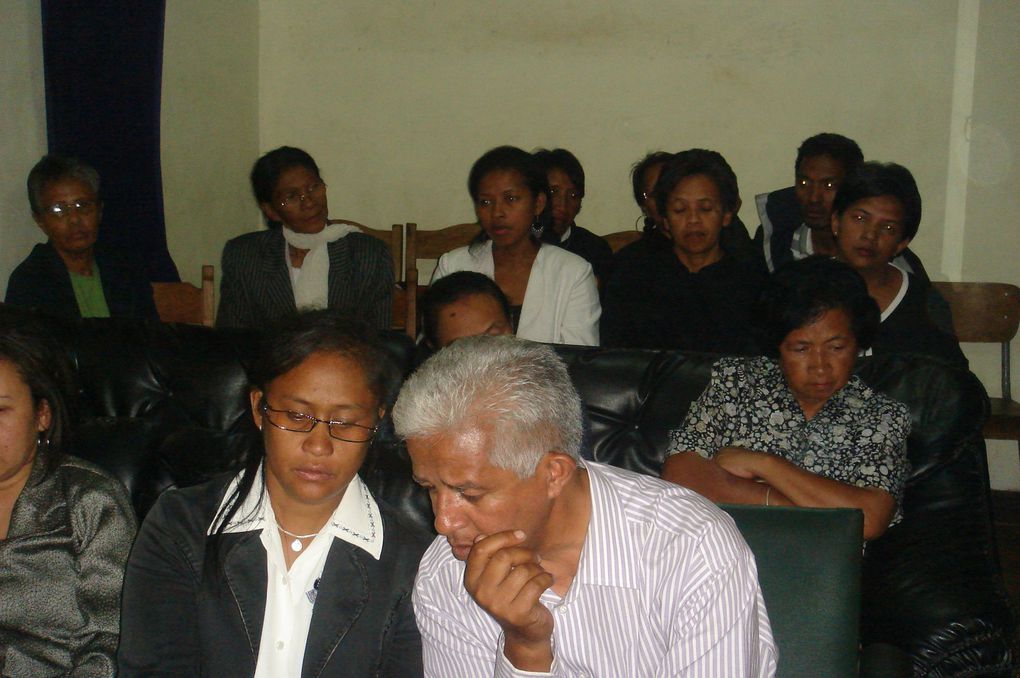 13 avril 2011. Quelques photos de famille de ce jour où Alain Daniel Rakotoarivony a été enterré dans le tombeau familial d'Ambatoroka.