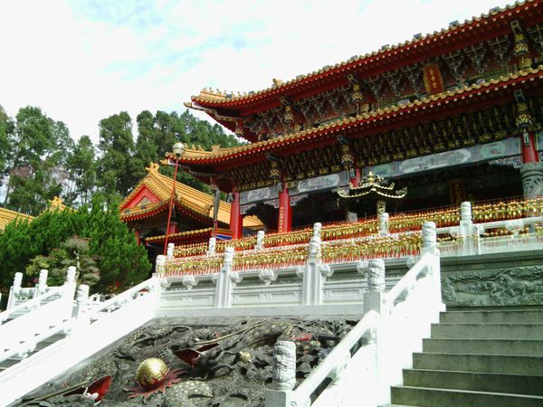 The Sun Moon Lake, un lac dans le centre de Taiwan, entouré de Temples dont la disposition respecte le Feng Shui. 