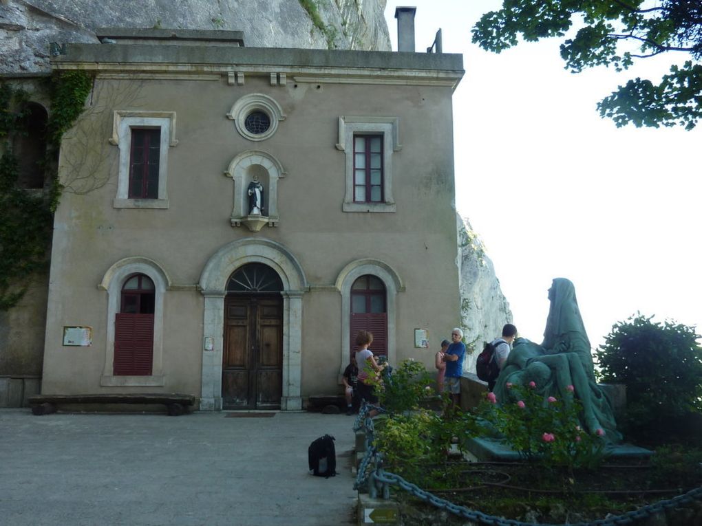 Ste Baume, la Grotte et le sentier merveilleux..
