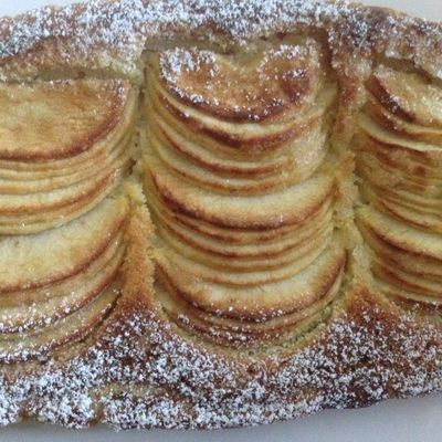 Tarte aux pommes en bande et tarte au citron meringuée