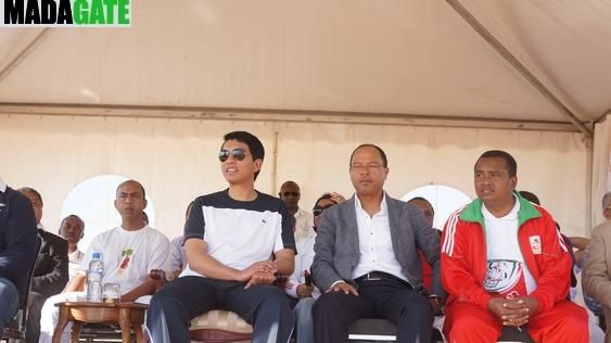 le Président Andry Rajoelina, a procédé à la pose de la première pierre du futur Temple de Rugby. Photos: Harilala Randrianarison