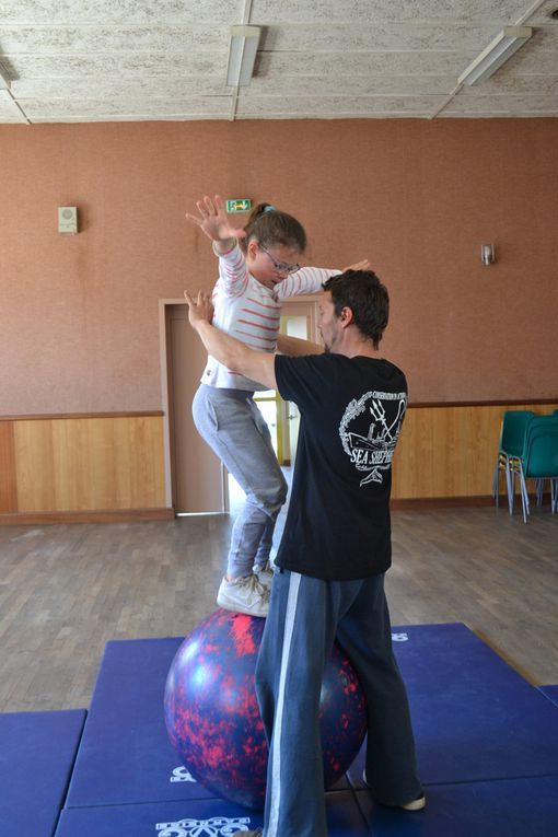 C'est le cirque à l'école de Cruzilles...