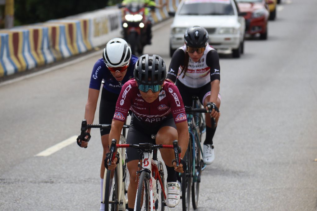 El alcalde de Valencia, Julio Fuenmayor, se hizo presente en el inicio de esta jornada de la Vuelta Ciclística Venezuela Femenina