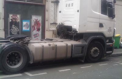 Qui a dis que c'était difficile de se garer à Paris en voiture ?