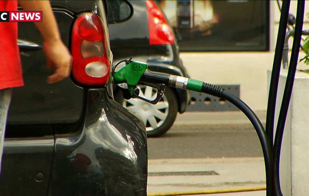 Prix des carburants : La droite propose un "chèque" de 100 euros