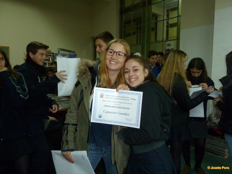 Travail en collaboration et remise des diplômes.