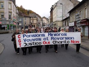 Manifestation des veuves et retraités des mines en 2010 à Hayange