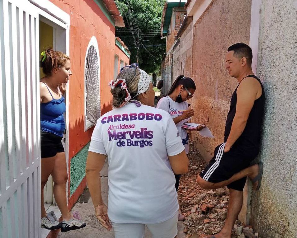 En Los Guayos equipo social intensifica la atención a familias casa por casa para atención integral de la comunidades