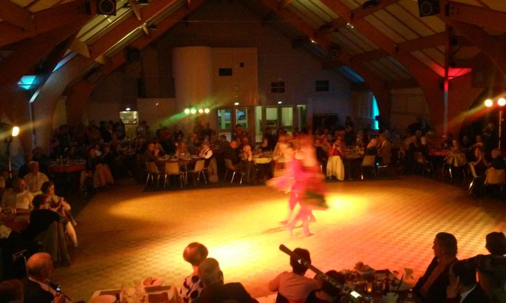 Très belle ambiance lors de la soirée Russe organisée par "Musica Danse" Ecole Scherzo de Trouy, avec l'ensemble Yulishka (Bourges) et les Ballets du Prince Igor (Paris) 