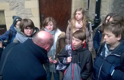 Edinburgh : "Des enfants très bien élevés" : Paroles du guide.