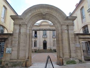 Mâcon, l'abbaye de Cluny et ses environs