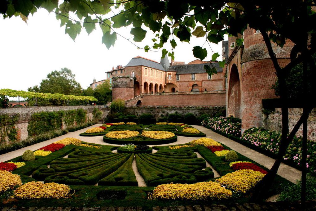 Une visite faite de Brique et de broc: Albi...