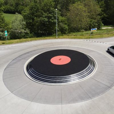 Un rond-point pour les DJs !