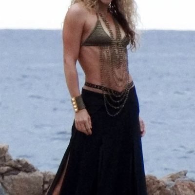 NEWS/ Shakira montre ses abdos et son corps tonifié 8 mois après la naissance de son deuxième fils