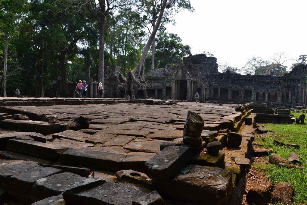 Les temples d'Angkor et ses environs, une des merveilles du Cambodge! Quelques photos du temple de Preah Vihr, à la frontière cambodienne et thaï.