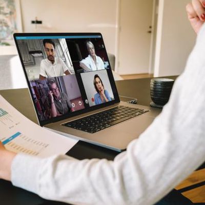 Télétravail: le montant limite du « forfait télétravail » est relevé pour l'année 2024 à 282,24 euros.