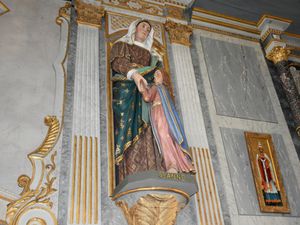 Autel du transept nord. Statues de Sainte Anne et de Saint Joseph