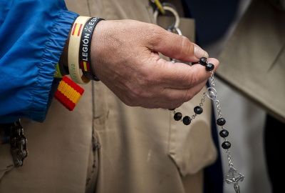 Los obispos escriben el guion y la derecha lo interpreta: así funciona la estrategia de la Iglesia para colar su agenda política