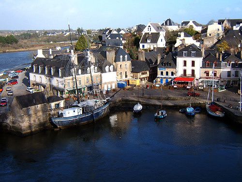 J'ai découvert la Bretagne en 2002 et je suis tombé sous le charme de cette région en particulier de la presqu'ile de Rhuys. De mes séjours réguliers, je ramène des images chaque fois différentes.