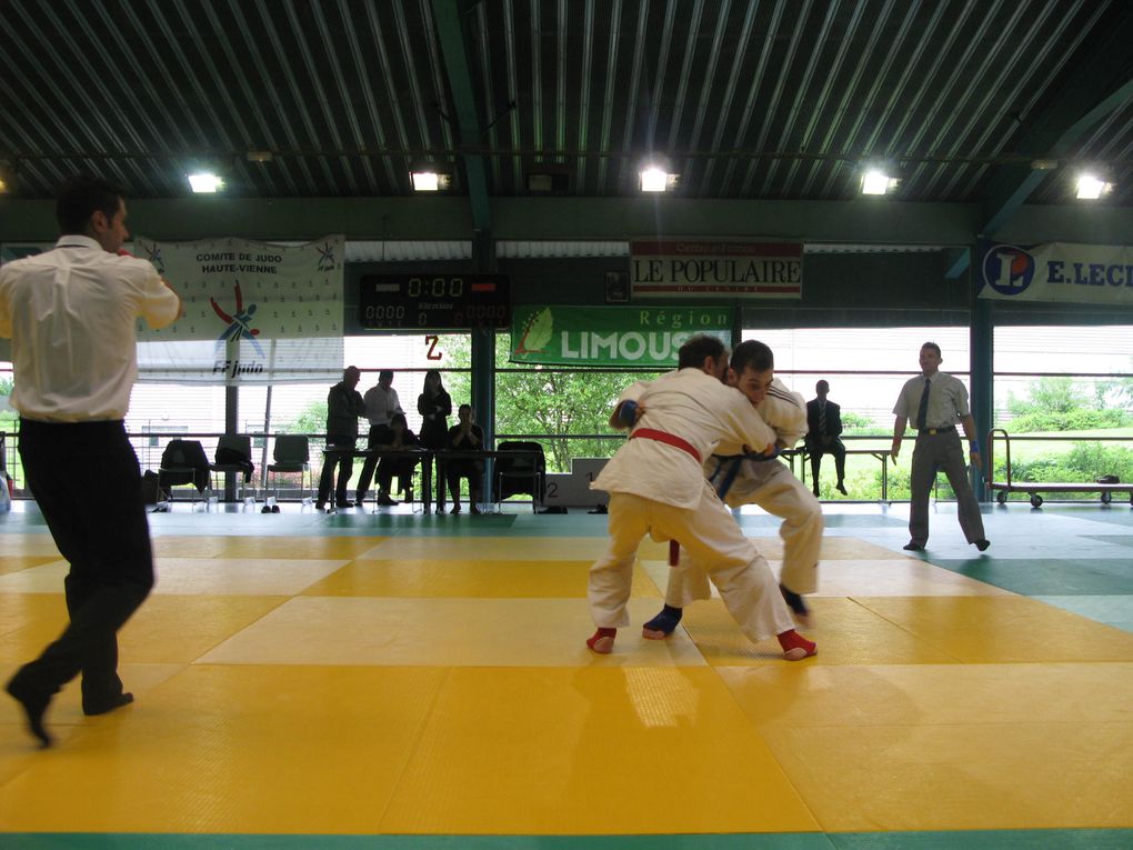 Compétition figthing jujitsu Région Limoges 2010 (le JSR bien représenté)