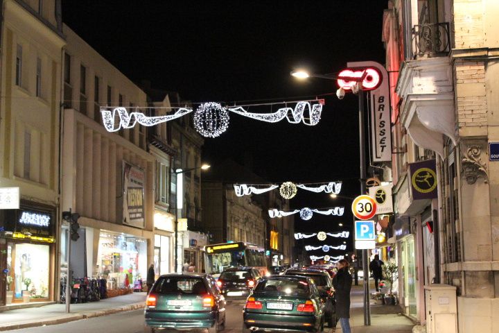 LA MAGIE DE NOËL A SAINT-QUENTIN  ET SES NOMBREUSES  ILLUMINATIONS.