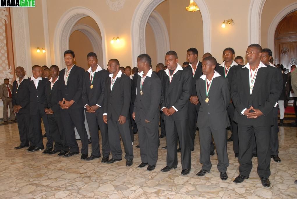 Les XV Makis de Madagascar, vainqueur de la Namibie, lors de la CAN 2012 de rugby, faits Chevaliers de l'Ordre national malagasy. Photos Harilala Randrianarison. www.madagate.com