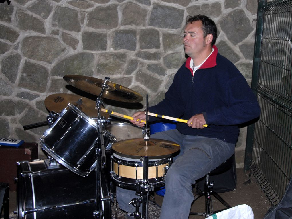 Ces photos ont été prises par Bruno Robert, rencontré au hasard d'un anniversaire à la Ferme de Chausey... qu'il soit ici vivement remercié !