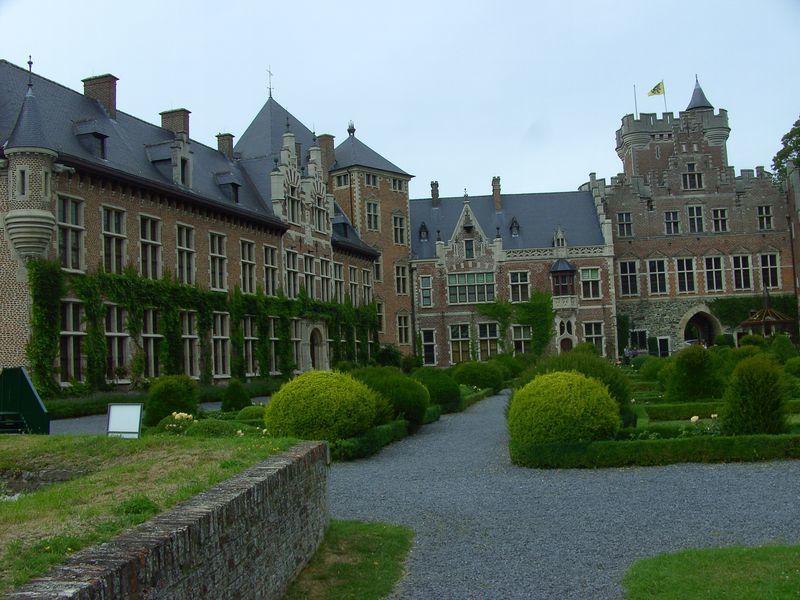 Château médiéval du brabant flamand
