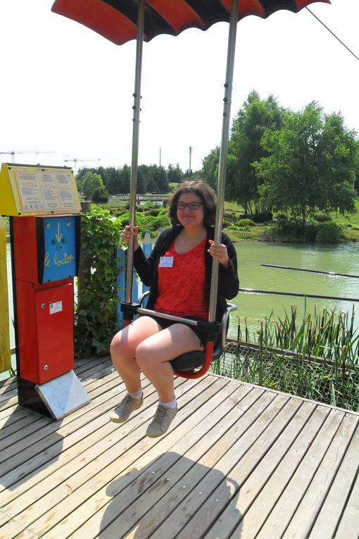 cette année, le groupe du citl le castel est parti visiter France miniature dans les Yvelines. les adultes ont apprécié ce cadre mêlant découvertes de monuments et plaisirs des attractions.