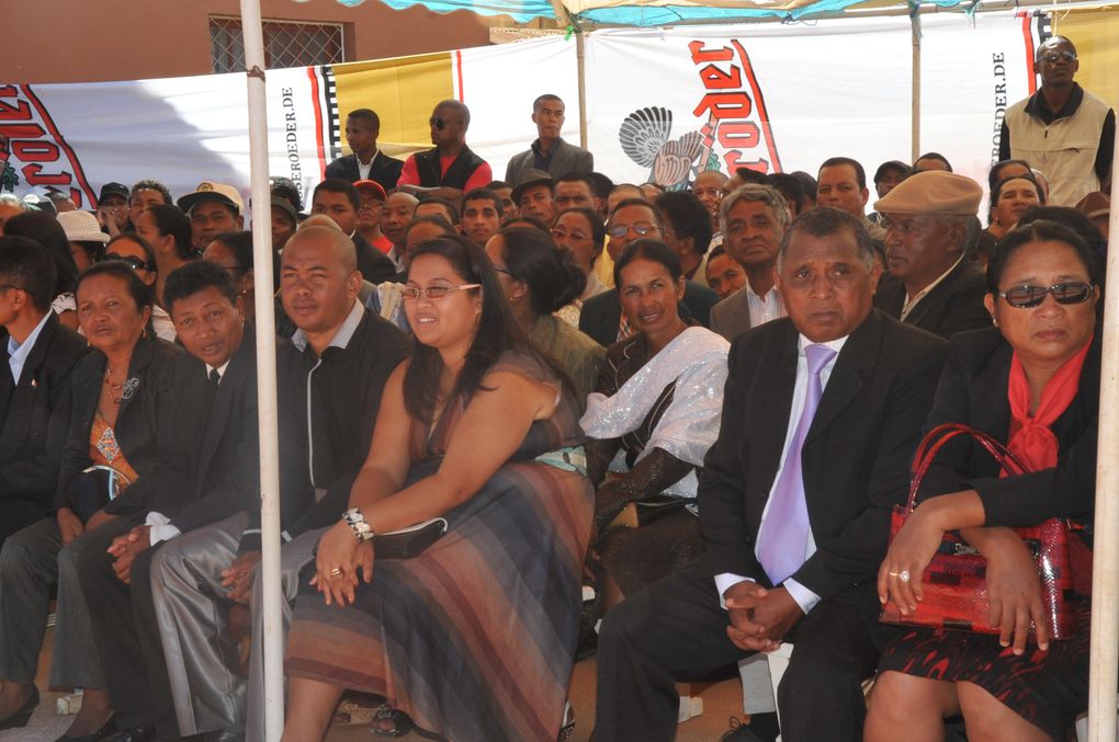 Le président de la Transition, Andry Rajoelina, a inauguré la nouvelle Maison du Peuple ("Tranompokonolona") qu'il a promis.