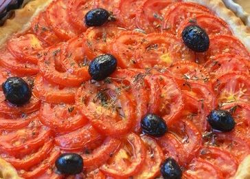 Tarte à la tomate et à l'amande