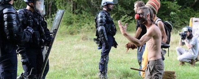 Toute la presse crie à la bavure des gendarmes,mais??