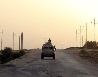 Dans le Sinaï égyptien, l'attaque dune mosquée fait plus de 85 morts