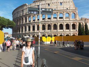 Visite à pieds autour du Coliseum et des environs