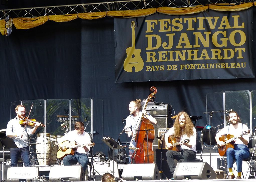 Fontainebleau. Juillet 2019. La Verdine. Tchavolo Schmitt. Cyrille Aimée. Fiona Monbet Quartet (Avec Alexandre Boyer). Thomas Dutronc et les Esprits Manouches (Thomas Dutronc. Rocky Gresset. Aurore Voilqué). Tom Misch. (Photos: Frantz-Minh Raimbourg)