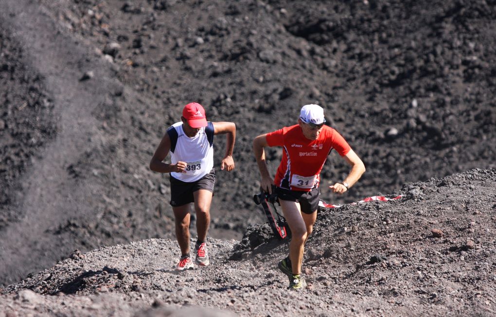 Una rassegna di foto a partire dall'Ecotrail di Linguaglossa (2011), passando per la 1^ edizione (2012), sino a quella odierna.