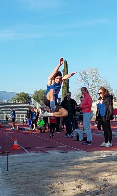 Loris CARRARA dans ses 3 épreuves : saut en longueur, 50m et lancer du poids