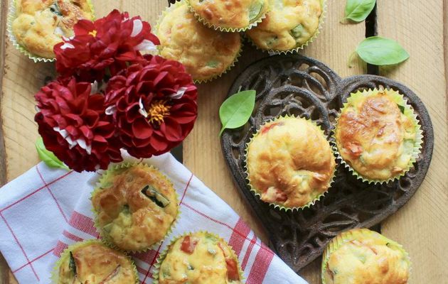 Muffins aux poivrons, courgettes et emmental 