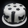 Gâteau noir sur blanc