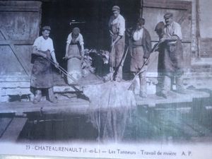 travail à la rivière - photos prises au Musée du Cuir et de la tannerie