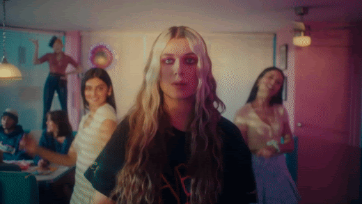 BABY QUEEN • AMERICAN DREAM FT. MAY-A