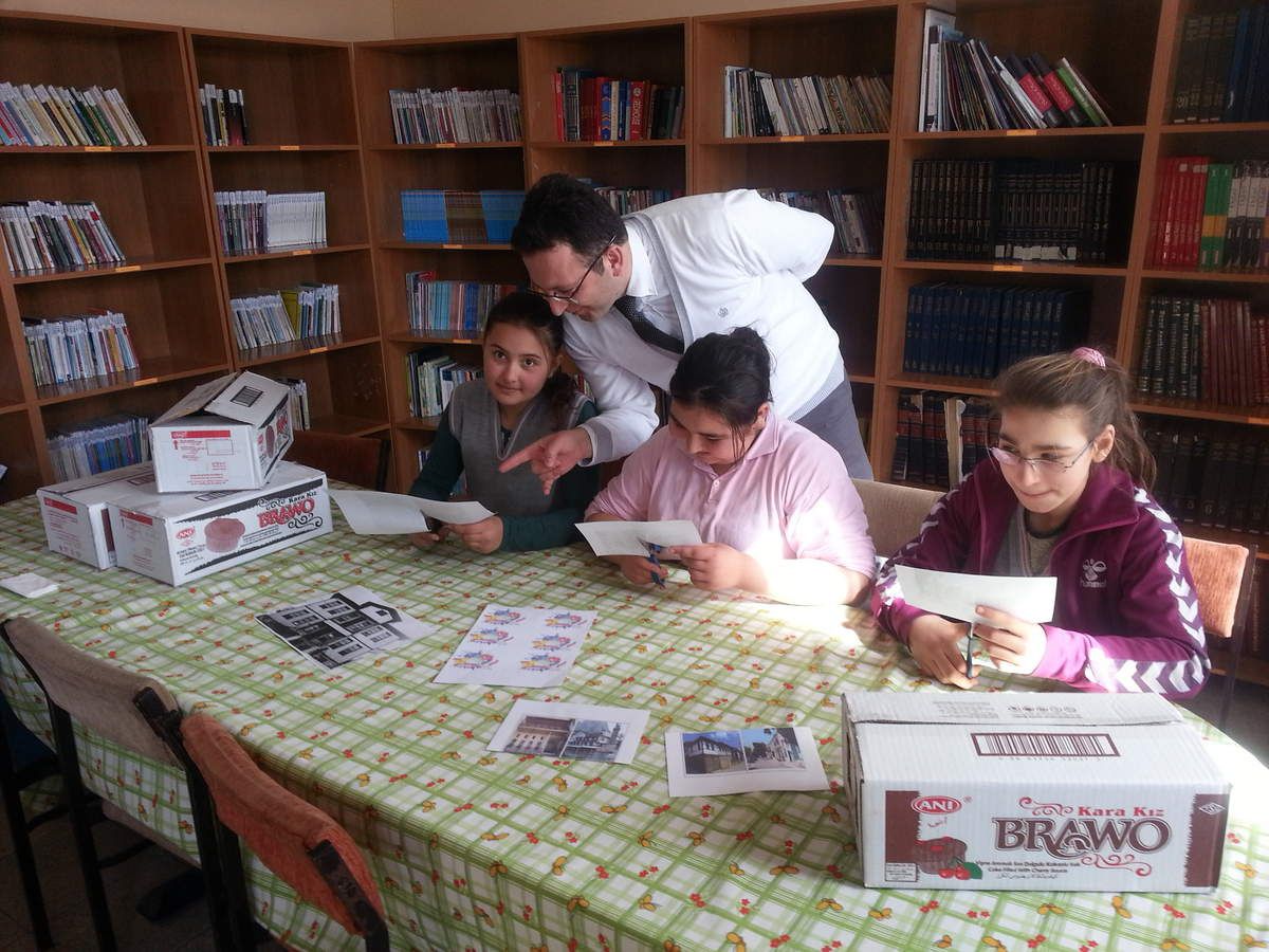 Turkish students are building their model homes