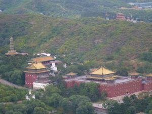 Temples extérieurs, construits par les empereurs Qing au 18ème siècle : Pule (photos 1 et 2), Anyuan (photo 3), Puyou et Puning (photos 4 et 5), Xumifushou (photos 6, 7 et 8)