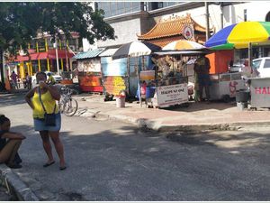 271 - Ile MAURICE 19, février 2016, Grand-Baie, flâneries, la plage, front de mer, boutiques, échoppes, poissons, crustacés 