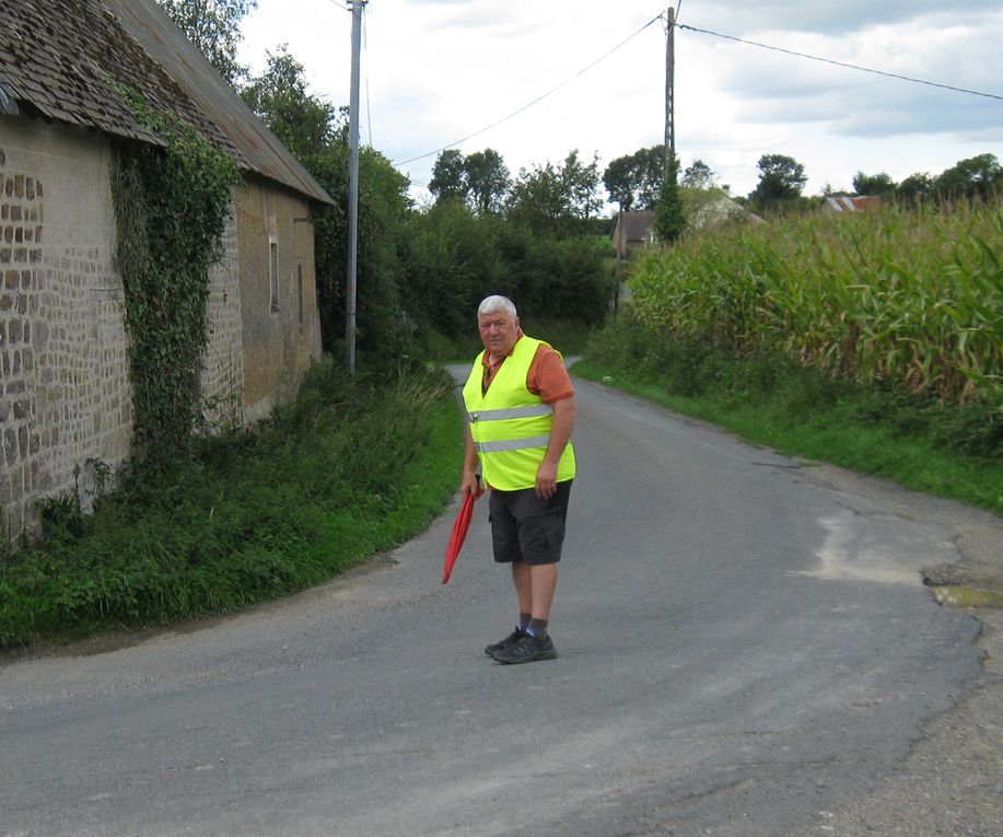 Domjean : ses fleurs, ses fresques et... son Jean-Pierre