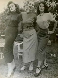 1950's. Bet these ladies would have been a hoot!