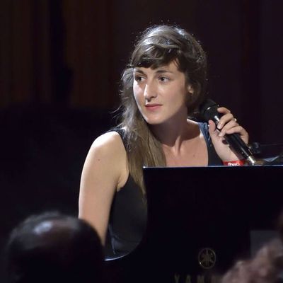 Juliette Armanet : une journée avec la chanteuse en tournée