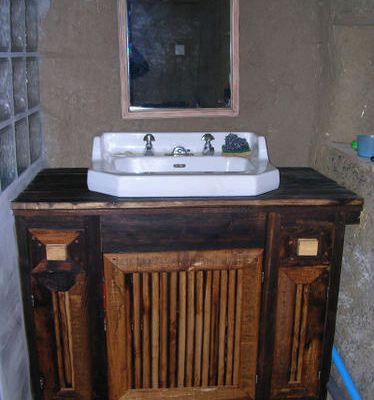 Le meuble sous lavabo fabrication maison en chêne !