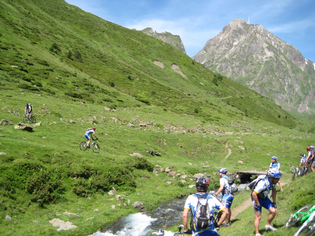 Sortie Club dans le secteur des Cols du Tourmalet, Aspin, Sencours, Beyrêde et Pic du Midi de Bigorre, le 11 juillet 2009.